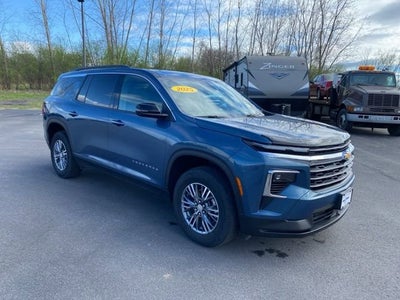 2025 Chevrolet Traverse LT