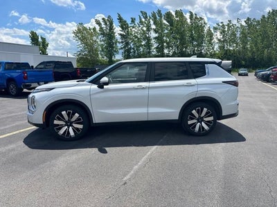 2025 Mitsubishi Outlander SE