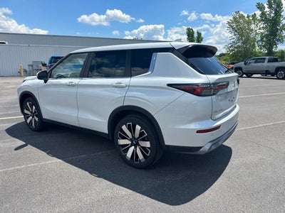 2025 Mitsubishi Outlander SE