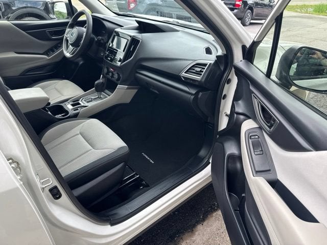 2023 Subaru Forester Base