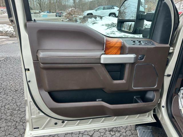 2017 Ford Super Duty F-350 SRW King Ranch 4WD Crew Cab 6.75' Box