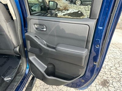 2022 Nissan Frontier Crew Cab 4x4 SV Auto