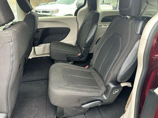 2022 Chrysler Voyager LX FWD