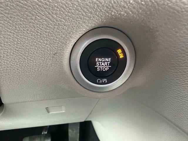 2022 Chrysler Voyager LX FWD