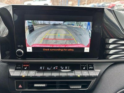 2025 Toyota Camry LE AWD (Natl)