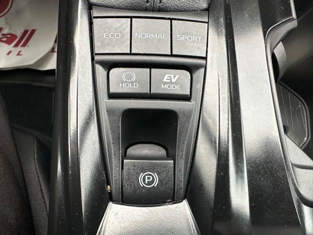 2025 Toyota Camry LE AWD (Natl)