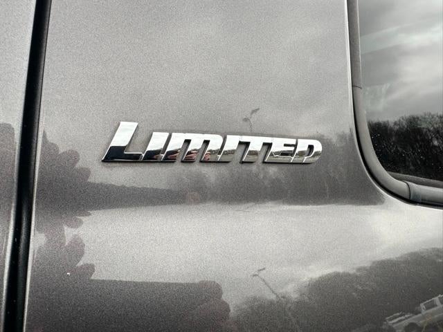 2017 Toyota Tundra 4WD 4WD Limited CrewMax 5.5' Bed 5.7L FFV (SE)