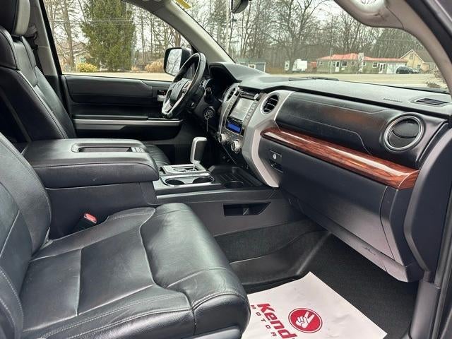 2017 Toyota Tundra 4WD 4WD Limited CrewMax 5.5' Bed 5.7L FFV (SE)