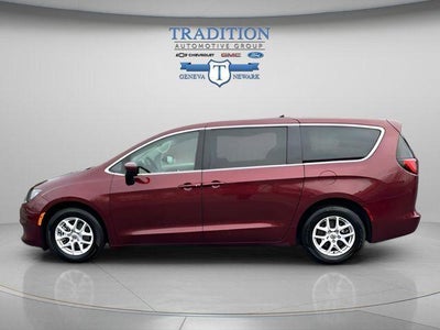 2022 Chrysler Voyager LX